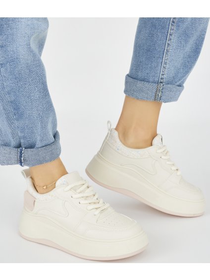 DÁMSKÉ KRÉMOVÉ SNEAKERSY NA HRUBÉ PODRÁŽCE (Velikost 36)