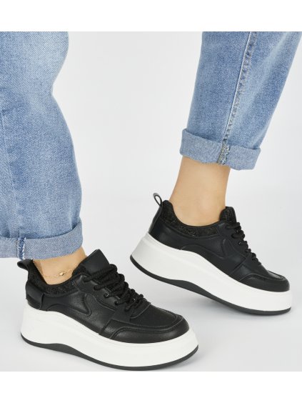 DÁMSKÉ ČERNÉ SNEAKERSY NA HRUBÉ PODRÁŽCE