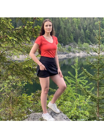 ČERNÁ DÁMSKÁ SPORTOVNÍ SUKNĚ SE SKRYTÝMI NOHAVIČKAMI (Velikost S)