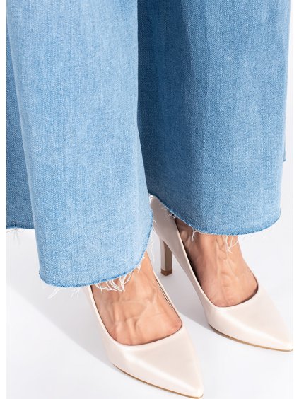 KLASICKÉ ELEGANTNÍ PERLOVÉ LODIČKY NA TENKÉM PODPATKU