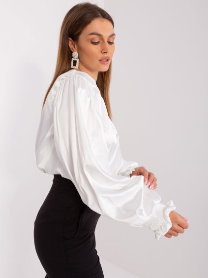(VEL. S/M) BÍLÁ ELEGANTNÍ LESKLÁ KOŠILE SE ŠIROKÝMI RUKÁVY
