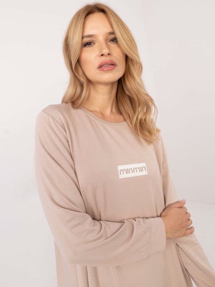 BÉŽOVÉ DÁMSKÉ MIKINOVÉ ŠATY S NÁŠIVKOU