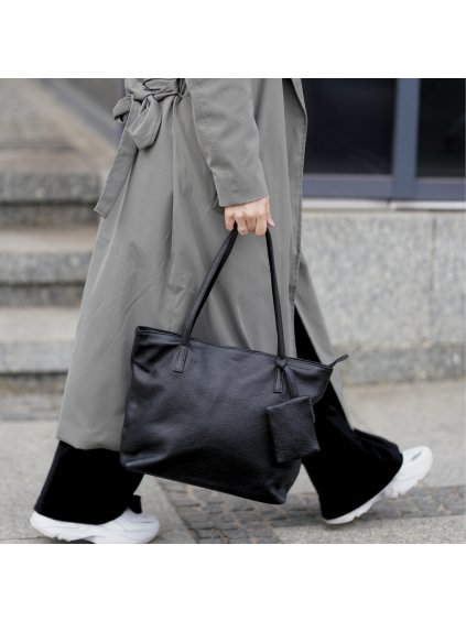 DÁMSKÁ ČERNÁ KOŽENÁ SHOPPER KABELKA RILLIA S MALOU VNĚJŠÍ TAŠTIČKOU