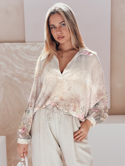 SVĚTLE BÉŽOVÁ DÁMSKÁ LEHKÁ A VZDUŠNÁ KVĚTINOVÁ KOŠILE KWIACYNTA (Velikost ONE SIZE)