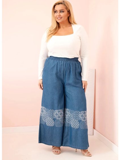 MODRÉ DÁMSKÉ PLUS SIZE KALHOTY SE ŠIROKÝMI NOHAVICEMI A VÝŠIVKOU (Velikost ONE SIZE)