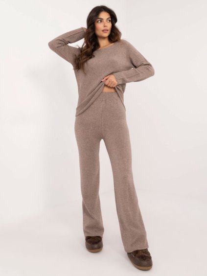 TMAVĚ BÉŽOVÁ DÁMSKÁ PLETENÁ SOUPRAVA (Velikost ONE SIZE)