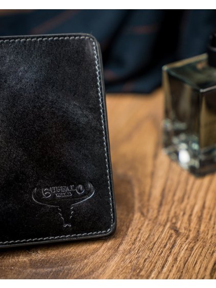 BUFFALO WILD® ČERNÉ KOŽENÉ POUZDRO NA DOKLADY