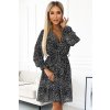ČERNO-BÍLÉ ŠIFONOVÉ VZOROVANÉ ŠATY S HLUBOKÝM VÝSTŘIHEM (Velikost ONE SIZE)