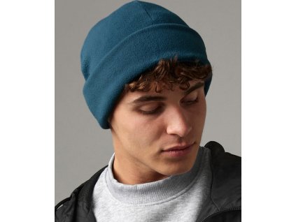 Čiapka s lemom z recyklovaného fleecu (Farba Čierna)