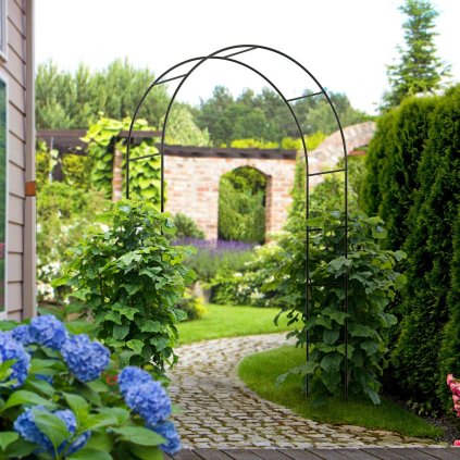 Zahradní oblouk na popínavé rostliny