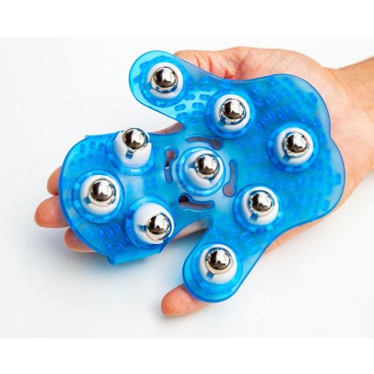 Masážní rukavice s kovovými kuličkami na uvolnění svalů