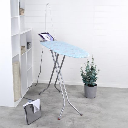 Žehlící prkno s elektrickou zásuvkou, II. jakost