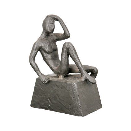 Železná socha muže "Thinking"