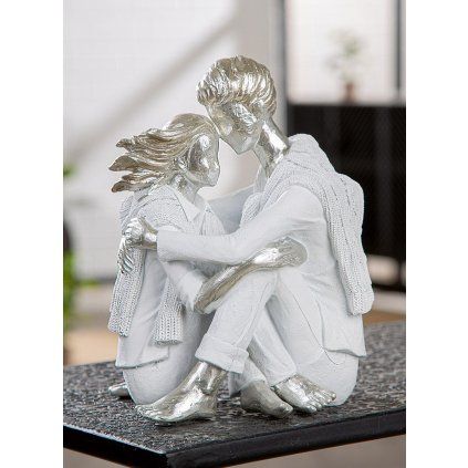 Socha Dvojice "Zuneigung" objetí