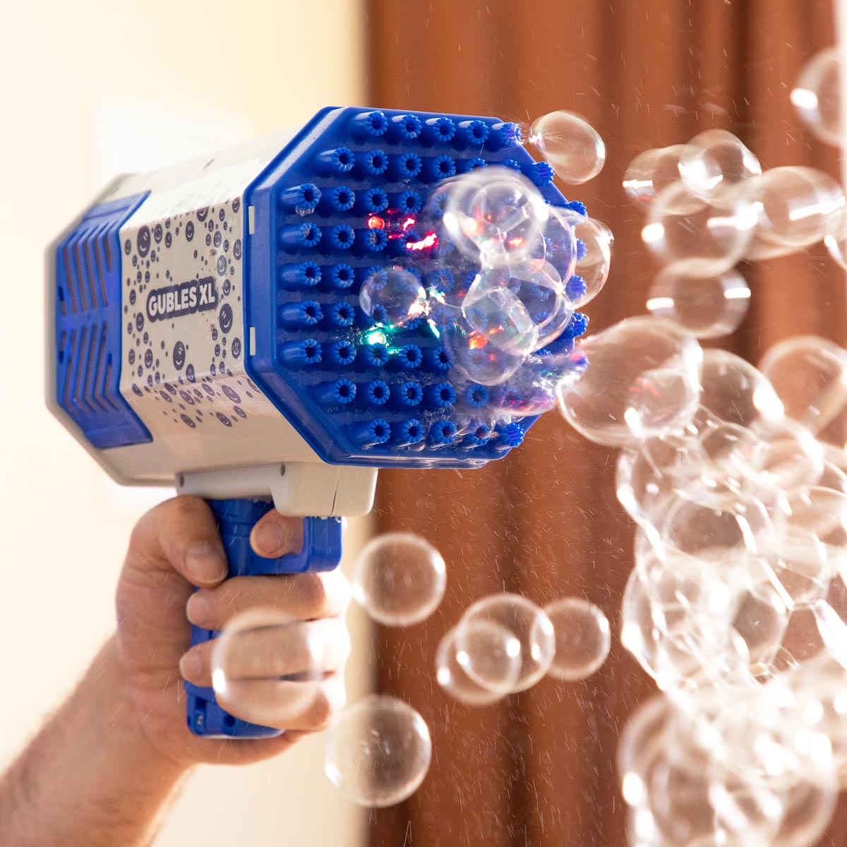 InnovaGoods Obří bublifuková pistole s LED Gubles XL