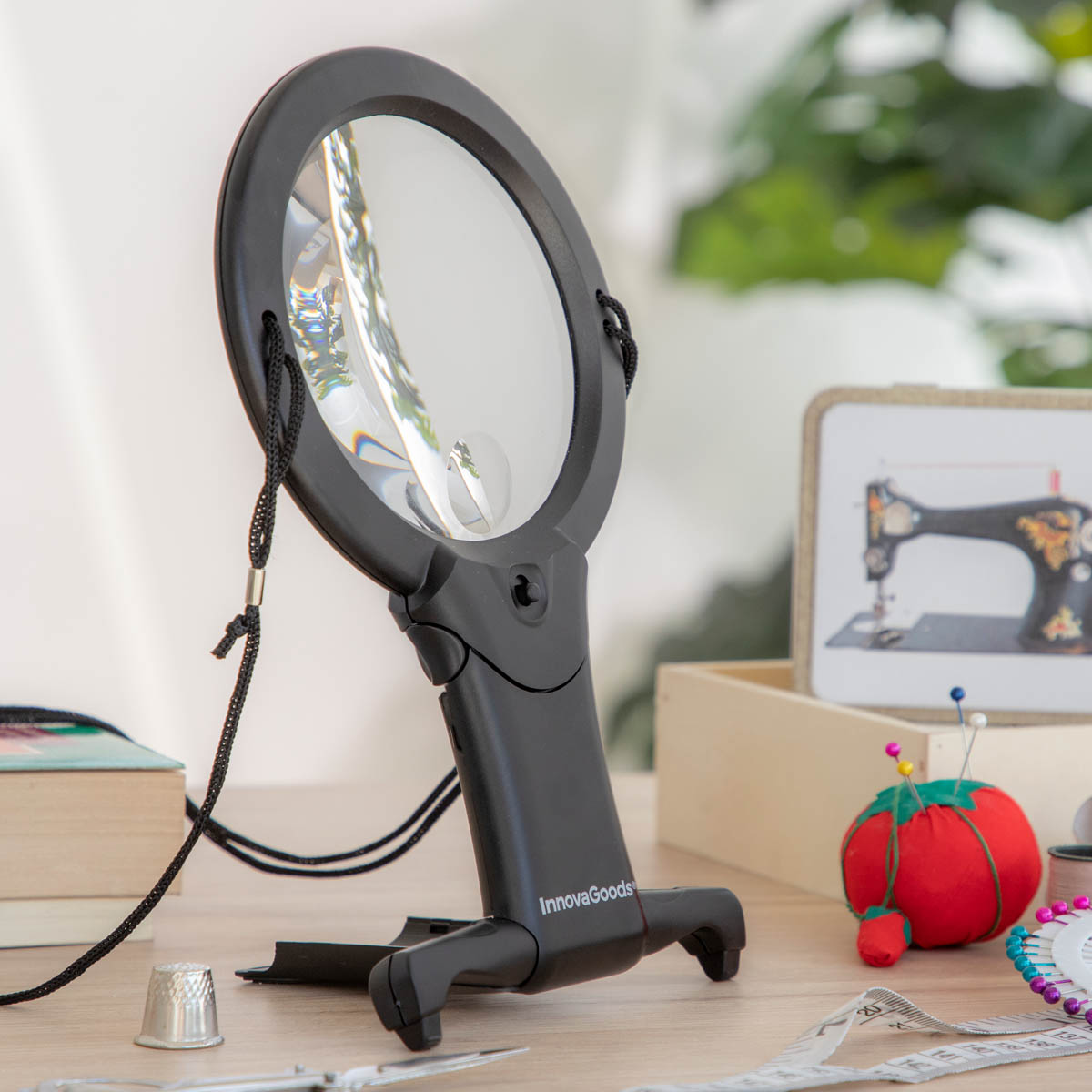 InnovaGoods Lupa s LED světlem Zooled