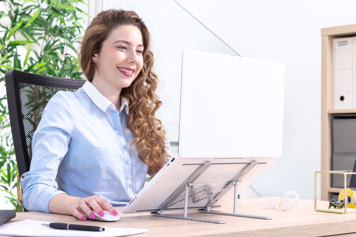 InnovaGoods Skládací a nastavitelný stojan na notebook Flastan