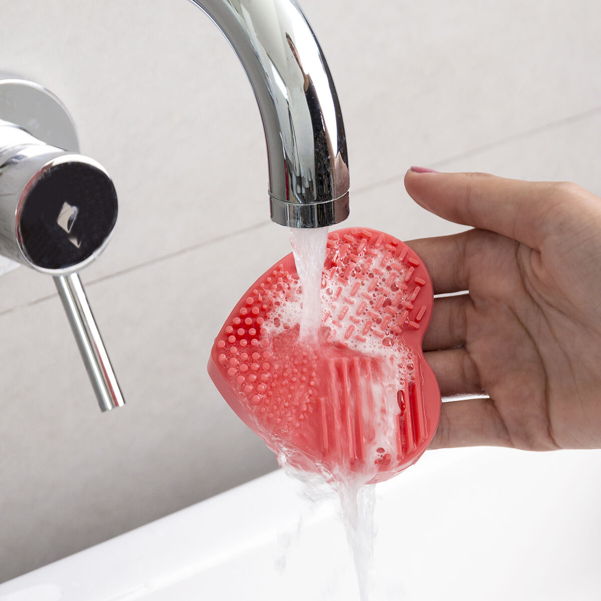 InnovaGoods Podložka na mytí štětců Heart