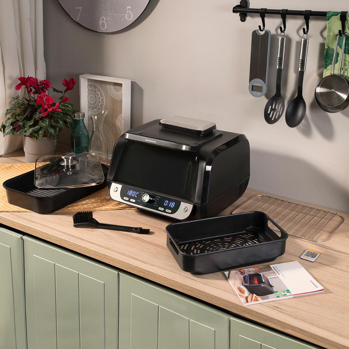 InnovaGoods Horkovzdušná fritéza s grilem, příslušenstvím a knihou receptů  Fryinn 12-v-1 6000 Černá ocel 3400 W 6 l