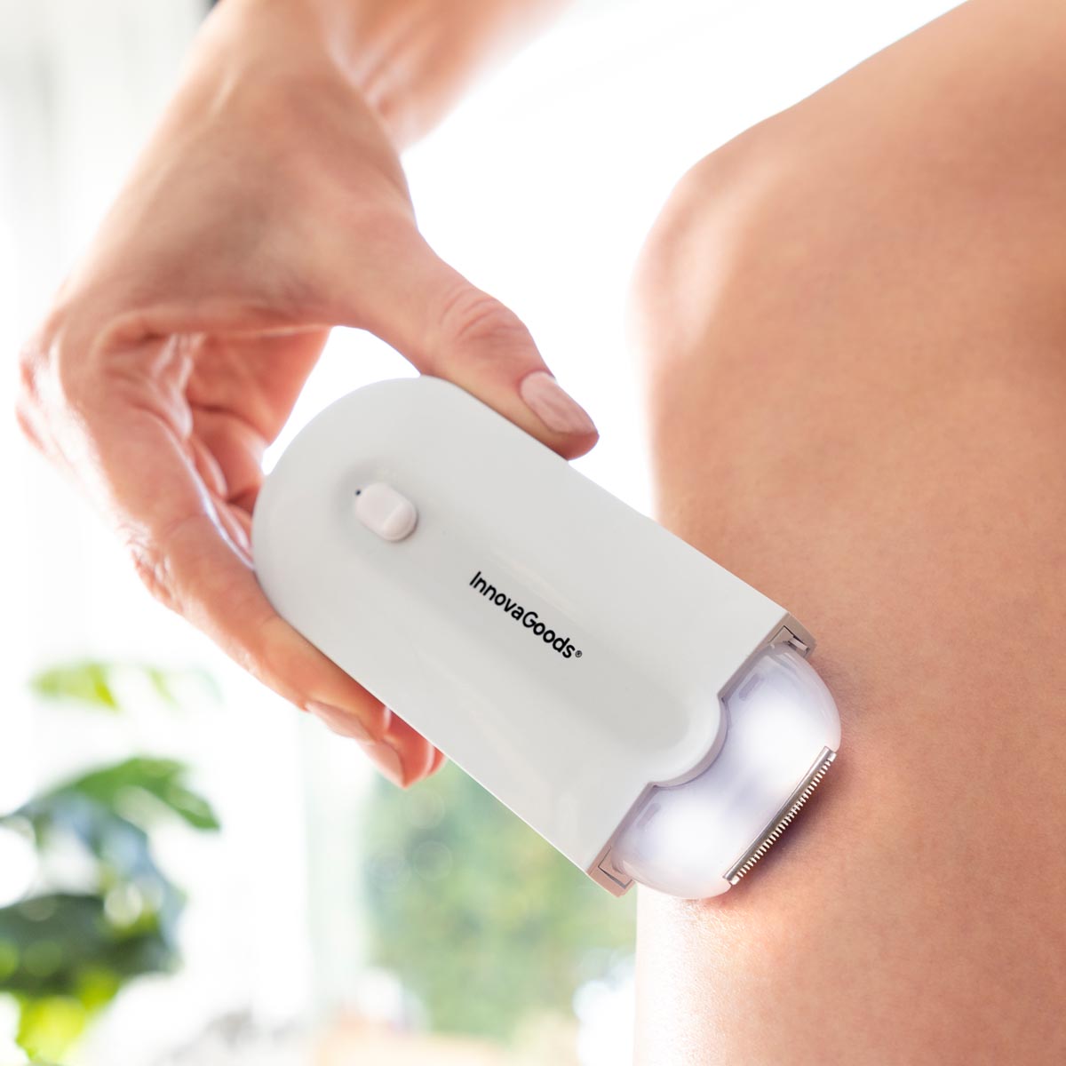 InnovaGoods Nabíjecí dámský holicí strojek s LED světlem Epiluch