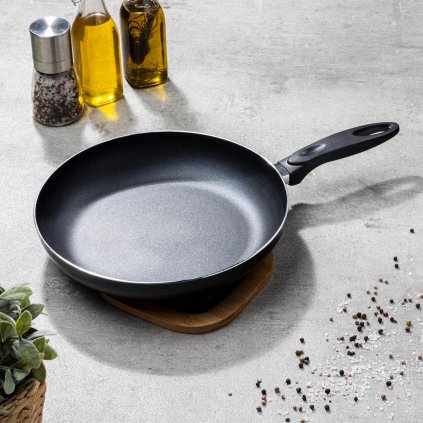 Hliníková panvica s 2-vrstvovým nepriľnavým povrchom Dyflon, 28 cm