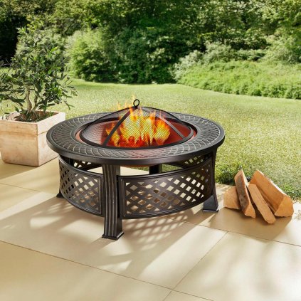 Kruhové ohnisko s krytom