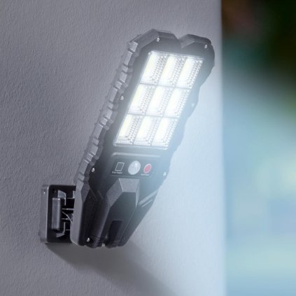 Vonkajšie osvetlenie so senzorom pohybu