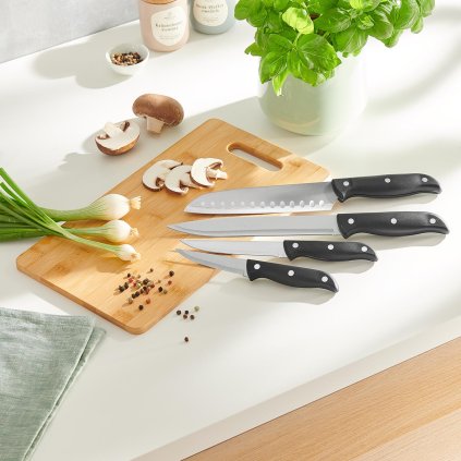 Súprava nožov s bambusovou doskou na krájanie, 5 kusov