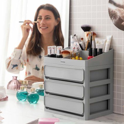 Organizér make-upu Makeser