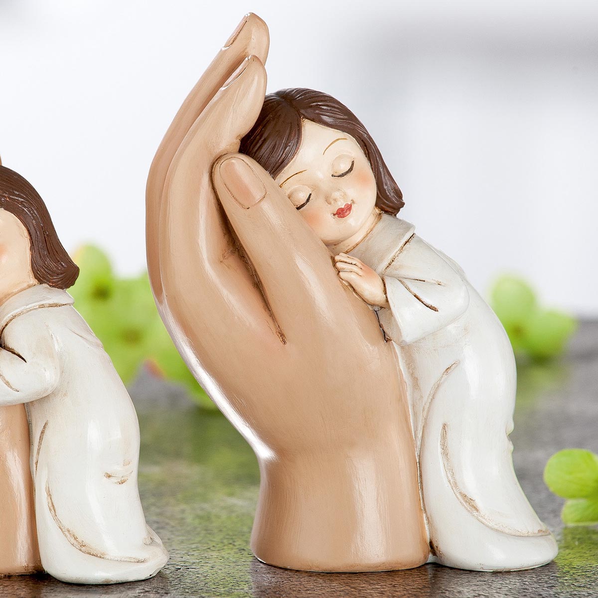 E-shop Soška Dievča v dlani, 12 cm