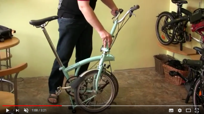 Jak se skládá skládací kolo Brompton