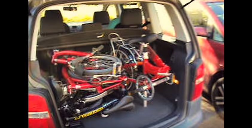 Jak se vejdou 4 skládačky do kufru VW Touran?