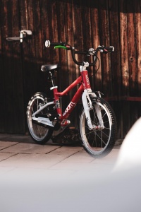 LEHKÁ DĚTSKÁ KOLA WOOM Z RAKOUSKA