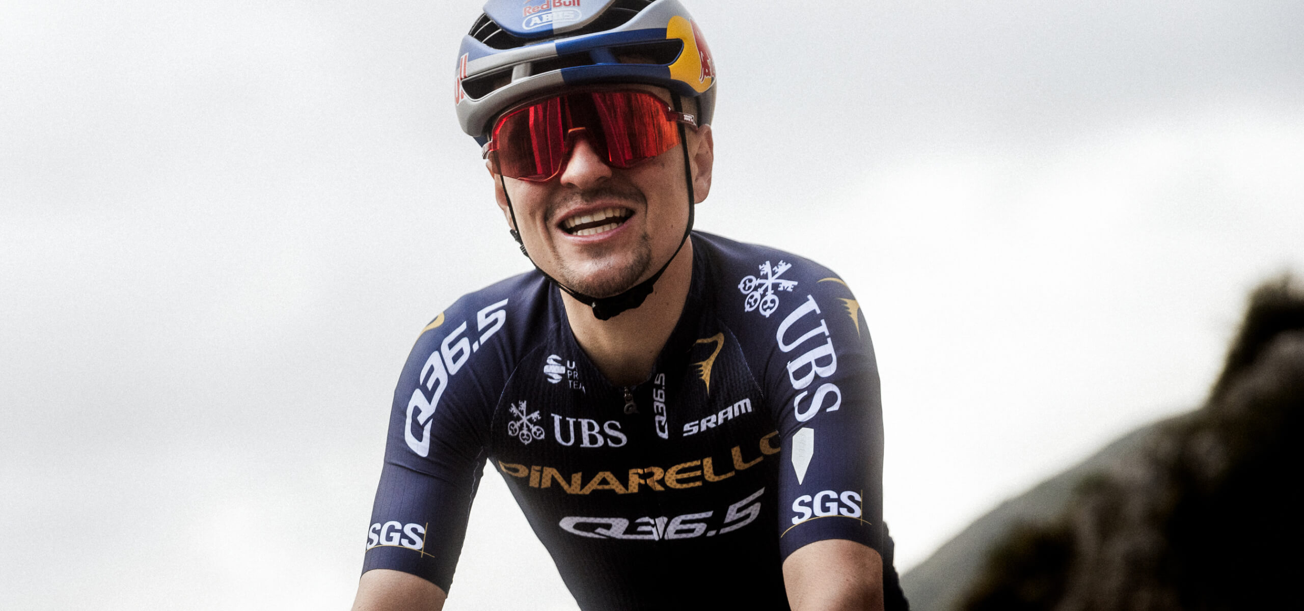 cycling-pinarello-q36.5-pro-team-jersey