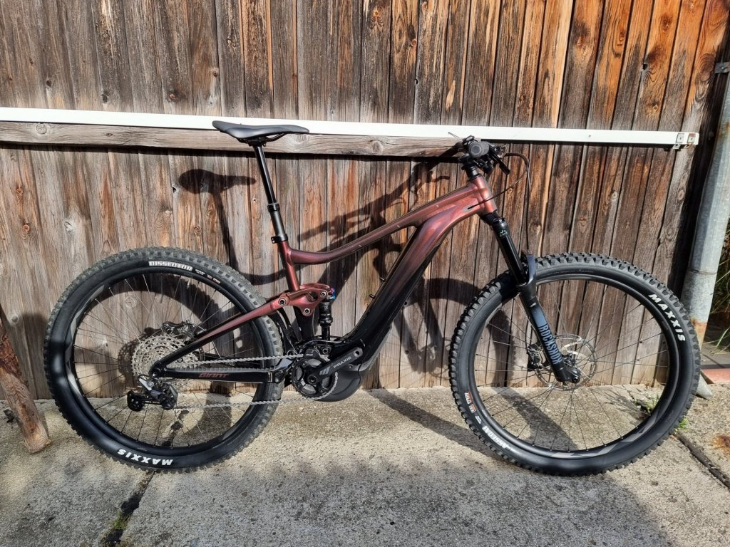 Giant Trance X E 3 PRO 29 2021 Test Chameleon Mars Black Velosport Valenta