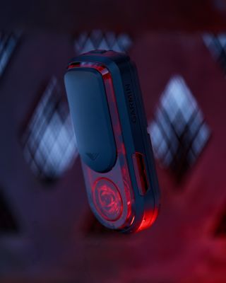 Nová Varia™ RearVue 820 posouvá zadní radar zase o kus dál 🛡️📡 širší zorné pole, silnější světlo a víc informací o dění za...