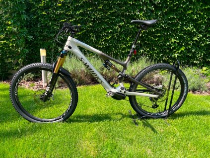 SPECIALIZED S-Works Turbo Levo SL Carbon Gloss White Mountains/Gunmetal/Silver Dust/Satin Gunmetal/White Mountains  Celoodpružený elektrobicykel