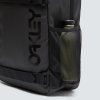 44757 8 oakley the freshman skate backpack blackout