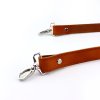 Kožený popruh prošívaný 58 cm, š. 2,5 cm, přírodní hnědý, karabina s hranatým průvlekem, nikl
