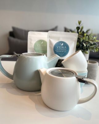 Čajové konvičky spolu s našemi prémiovými sypanými čaji Vena tea, tvoří nádherný dárkový set, který určitě potěší každého...