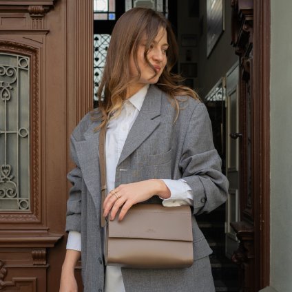 linn taupe