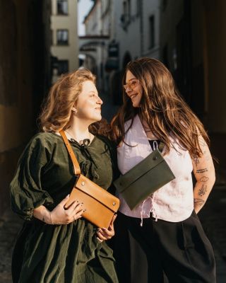 Letní uniforma? Pohodlné oblečení, volné ruce a ledvinka LYKKE, která pojme všechno důležité. ☀️ Do nabídky navíc přibyly...