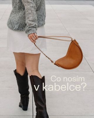 Co nosím v kabelce KAYRA? Jen to, bez čeho se v létě neobejdu. Peněženku, sluneční brýle, sluchátka, balzám na rty,...