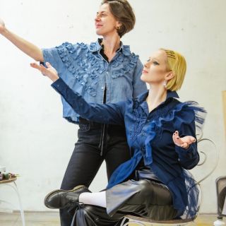 Další pánská košile upcyklovaná 👕 Tu původní jsem dostala od pana ředitele Aveartu a málem jsem ji odepsala. Říkala jsem...