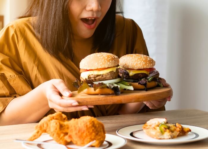 Jak fastfoody ovlivňují náladu, střeva a důležité hormony v těle?