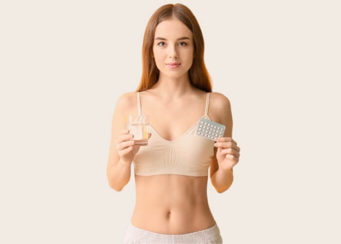 Jaký má vliv hormonální antikoncepce na pleť? Co očekávat a jak o pleť pečovat?