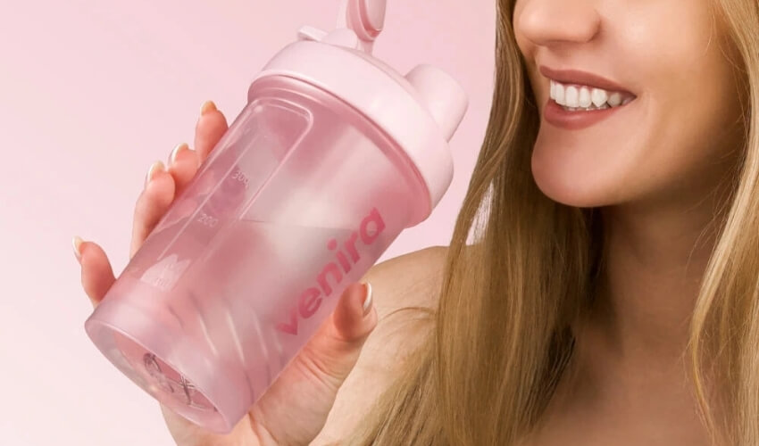 VENIRA shaker PRO s poutkem pro míchání kreatinu a proteinu