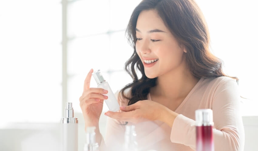 Správné vrstvení kosmetiky – pořadí nanášení produktů na pleť