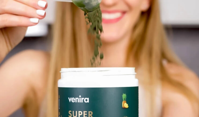 Super Greens s probiotiky od VENIRA na trávení a nadýmání