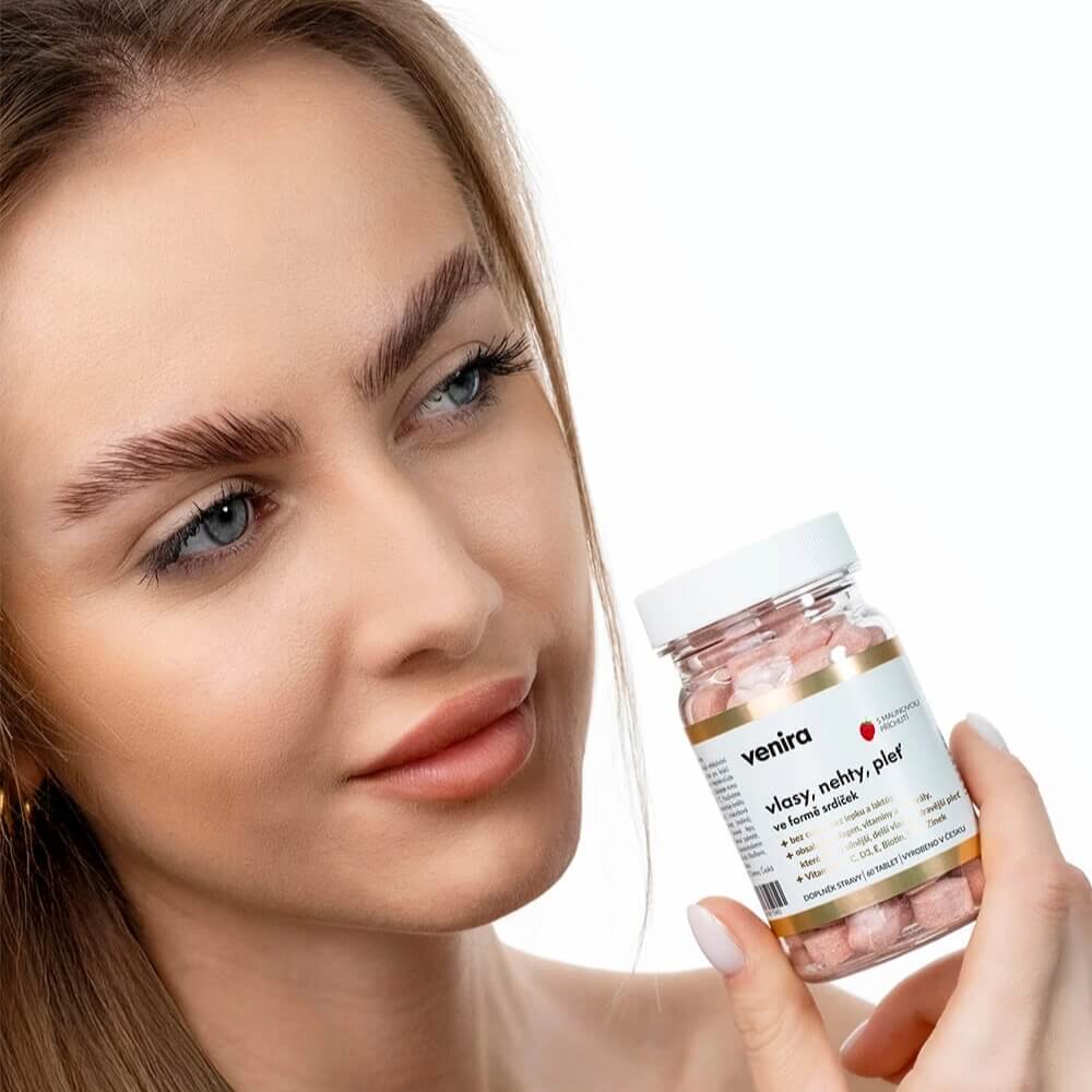 Vitamíny na vlasy nehty a pleť ve formě malinových srdíček